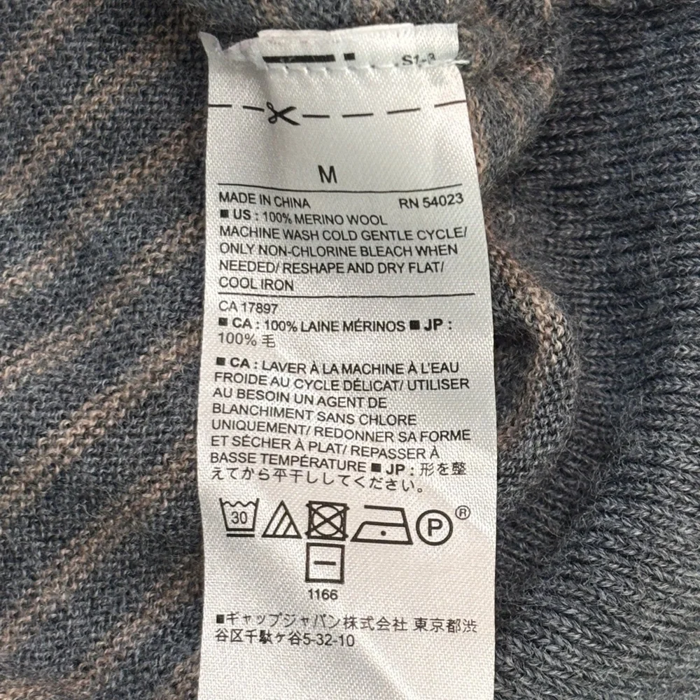 Banana Republic Women's Gray Striped V-Neck Sweater Medium 100% Merino Wool - Picture 6 of 7
